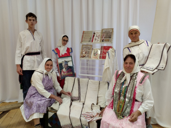 Час краеведения "Арча – хранитель семейных ценностей" в Оточевской библиотеке