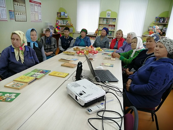 Три спаса августа: медовый, яблочный и ореховый