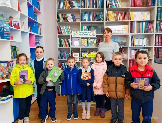 Экскурсия «Дом, где живут книги» для первоклассников в Ярабайкасинской сельской библиотеке