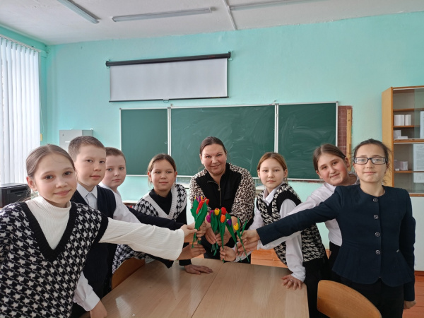 Мастер-класс «Букет к 8 марта» в Шатьмапосинской сельской библиотеке Мастер-класс «Букет к 8 марта» в Шатьмапосинской сельской библиотеке