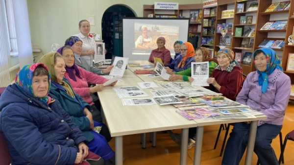 Час общения "Незаменимые: роль сельских женщин в жизни общества" в Кадикасинской сельской библиотеке