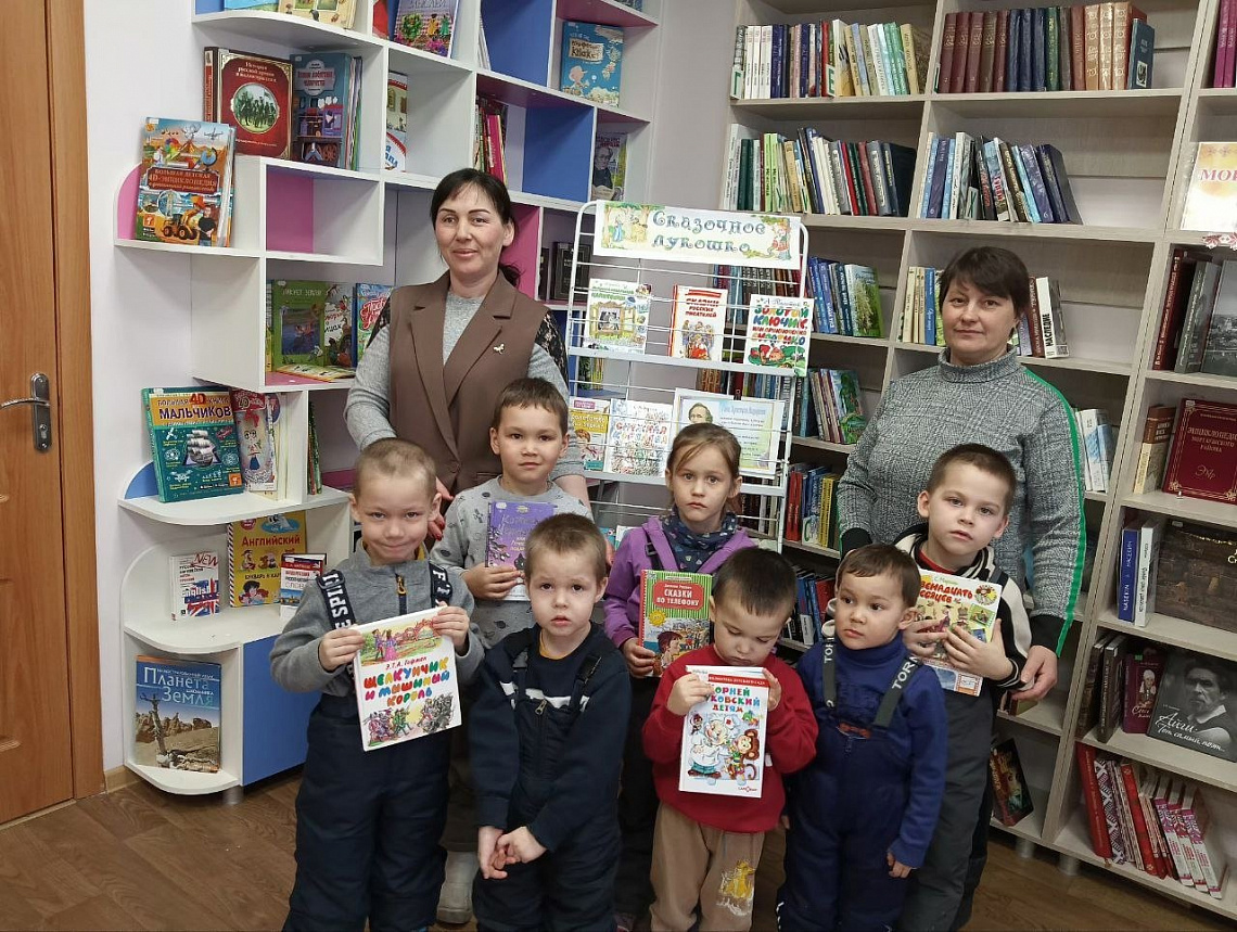 Экскурсия "МАЛЕНЬКИЕ ГОСТИ В БИБЛИОТЕКЕ!" в Ярабайкасинской сельской библиотеке Экскурсия "МАЛЕНЬКИЕ ГОСТИ В БИБЛИОТЕКЕ!" в Ярабайкасинской сельской библиотеке